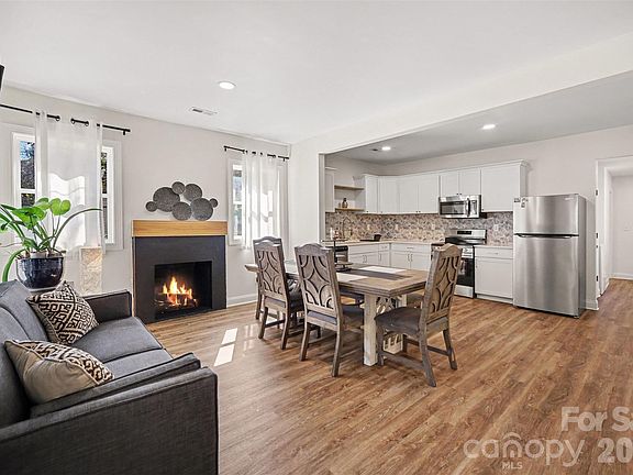 2nd image of 2361 Myrtle Ave