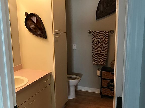 3rd image of 836 Cortez Ave