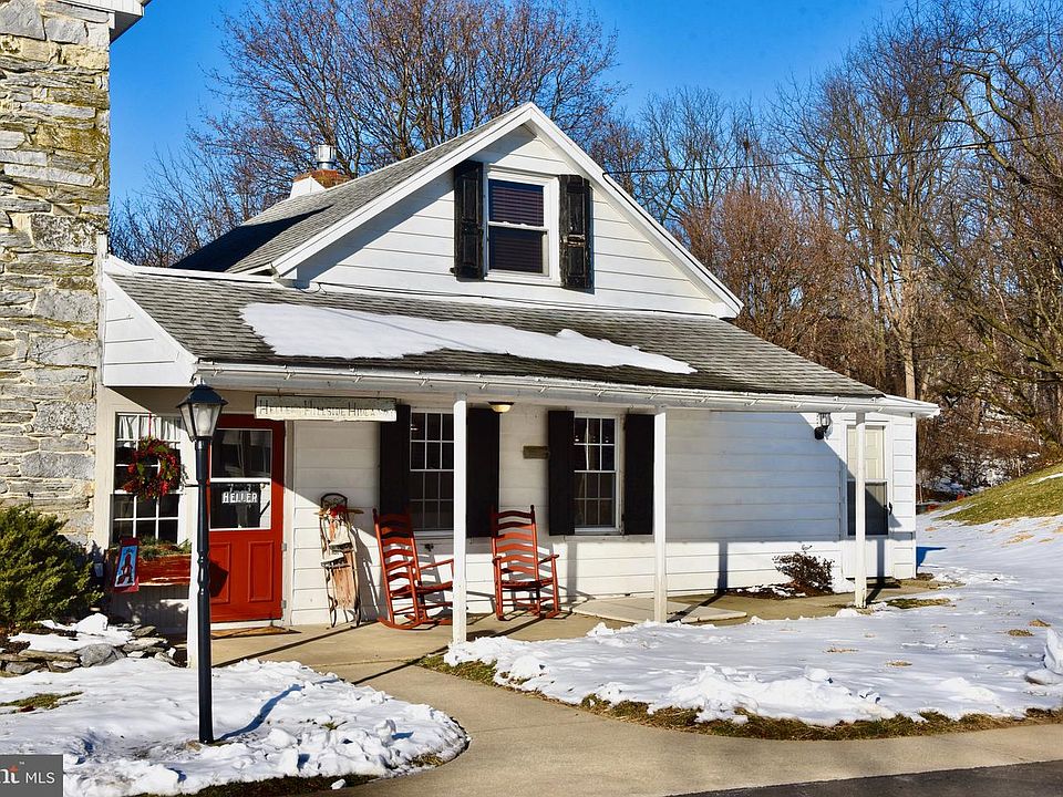1st image of 48 Matthews Dr #1