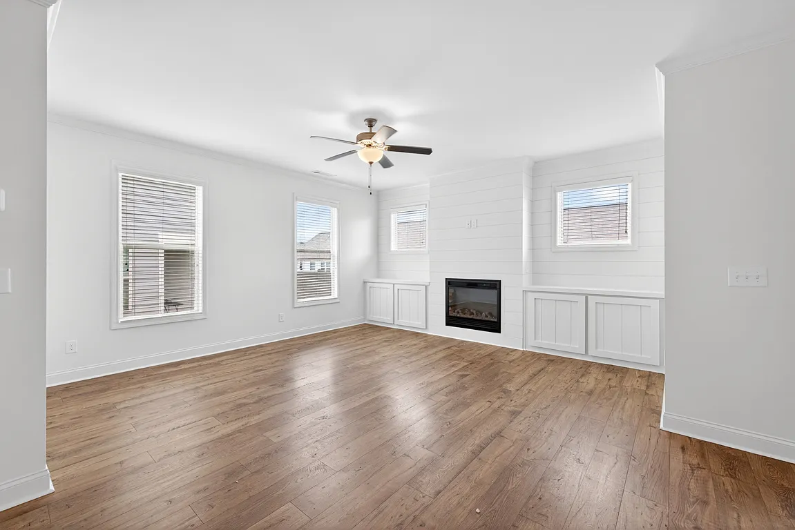 3 bed, 2021 sqft, $2,250 — Photo 4