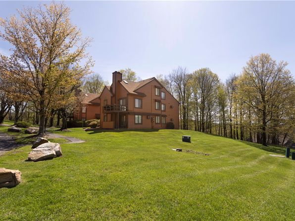 3008 Swiss Mountain Dr, Champion, PA 15622