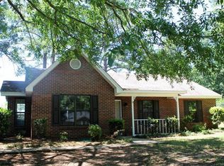 256 Poplar Dr, Millbrook, AL 36054