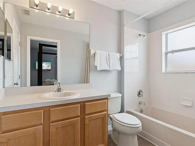 143 Cordova Ave — Photo 28
