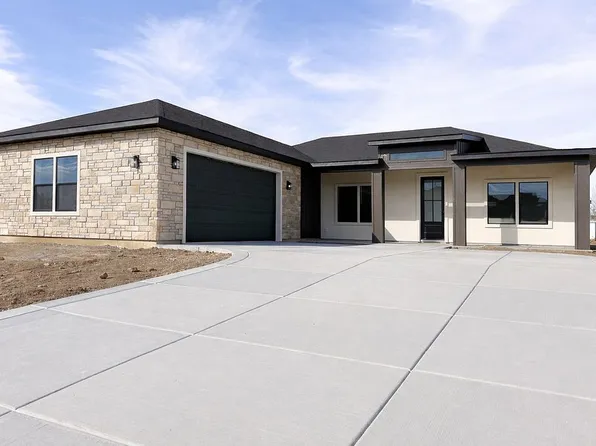 2005 Sparrow St, Rupert, ID 83350