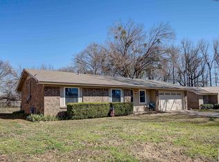 904 Japonica Dr, Wake Village, TX 75501