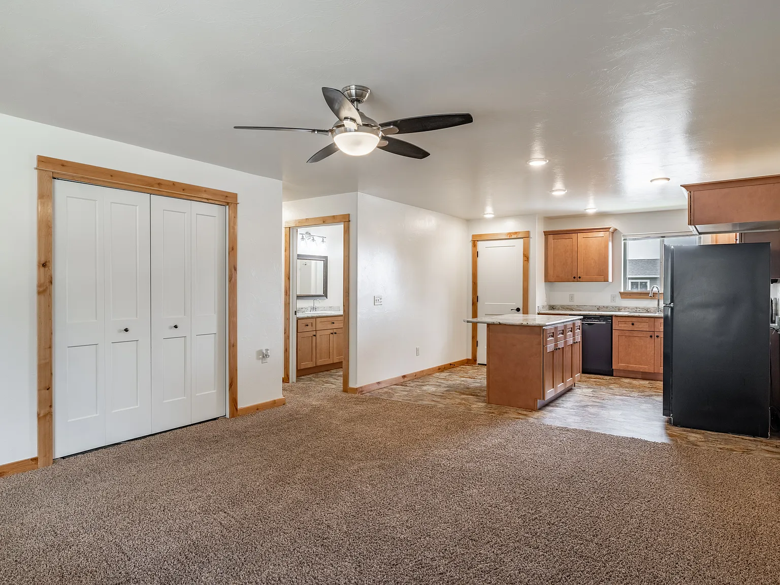2 bed, 987 sqft, $1,650 — Photo 4