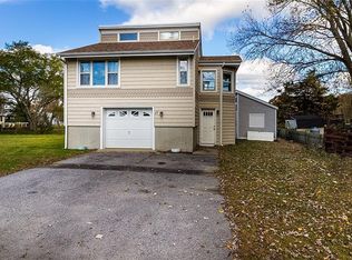 49 Lawrence Ct, Tiverton, RI 02878
