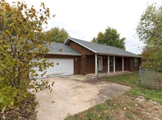 618 Amanda Dr, Clever, MO 65631