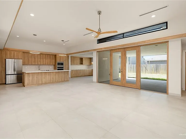 3717 Zenker Ave — Photo 6