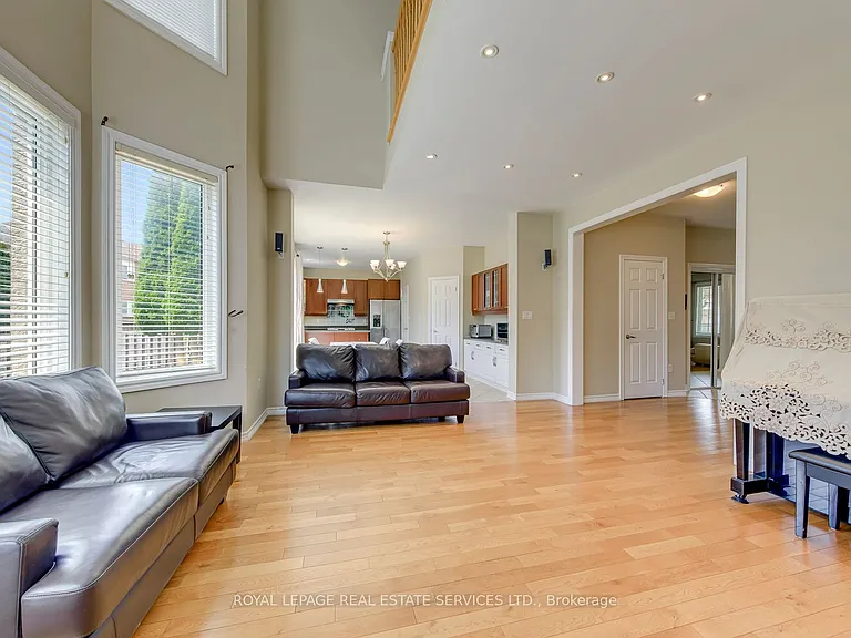 9 Barnstone Dr — Photo 13