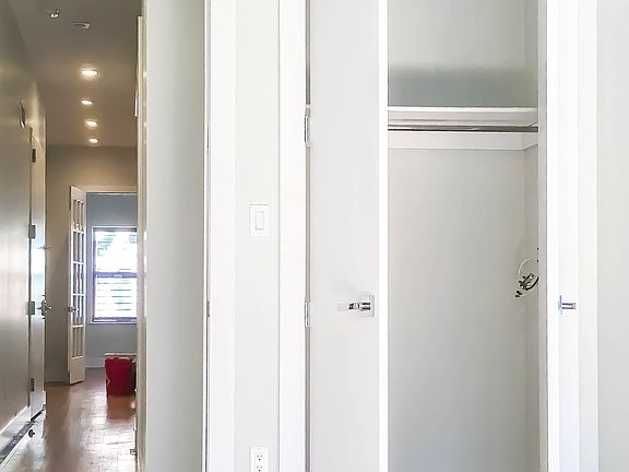 5th image of 186 Wilson Ave #1A