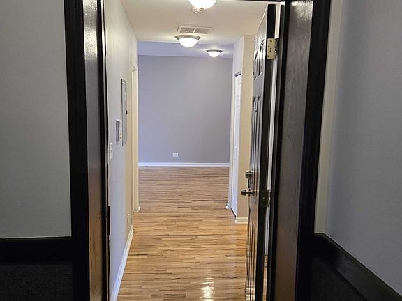 3rd image of 6125 S Indiana Ave #6127-3W