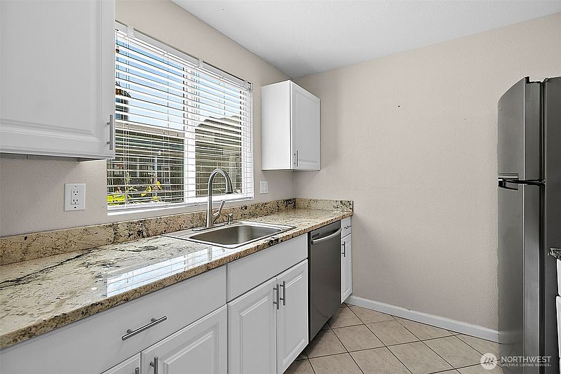 5th image of 1040 S 320th Street #5