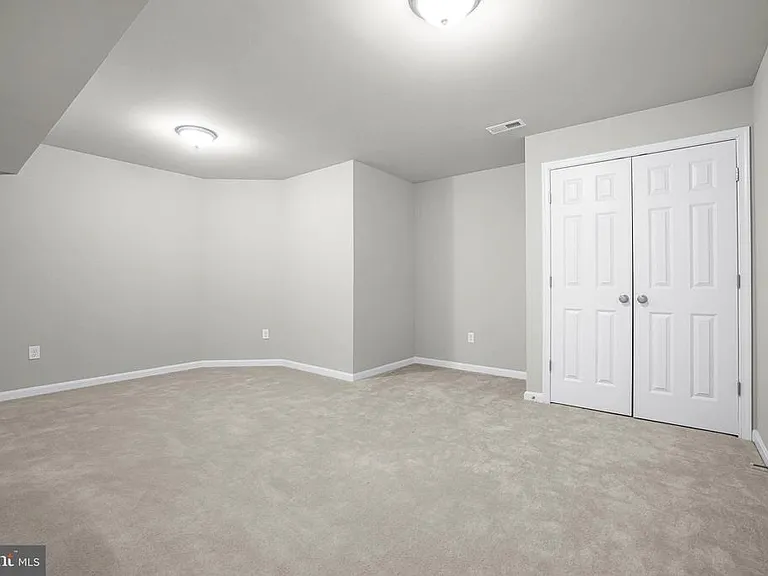 243 Wavyleaf Dr — Photo 33