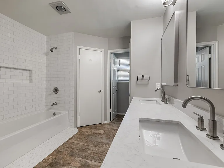 7501 Whistlestop Dr — Photo 16