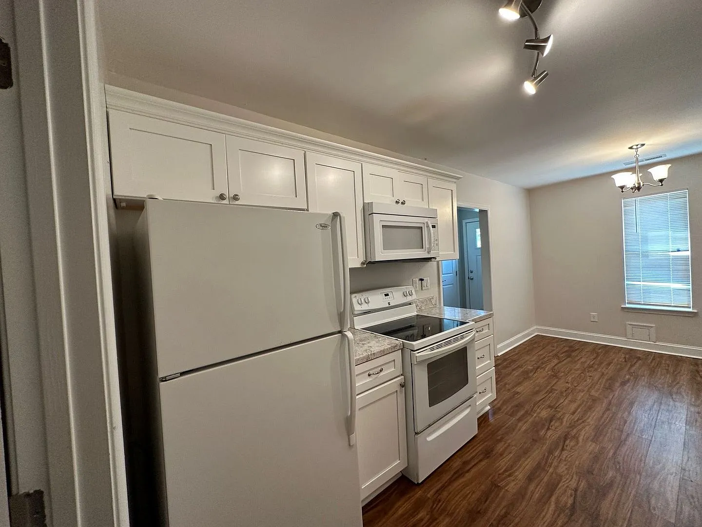 Introducing your dream home in the heart of Virginia Beach! — Photo 3