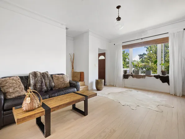 138 Wakeman Place image 7 of 35