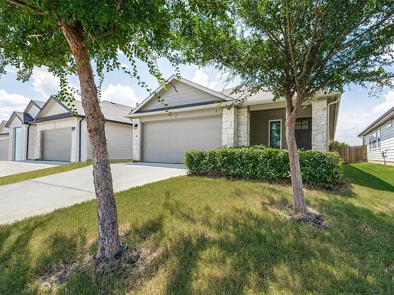 195 Coralbean Dr — Photo 2
