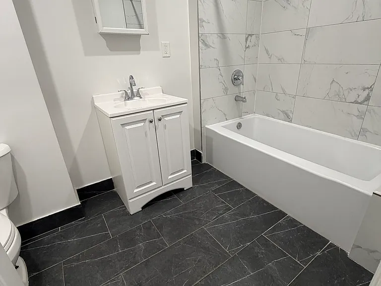 131 S Harrison St #B3 — Photo 11