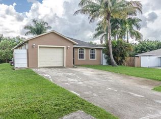 293 Porter St, Naples, FL 34113