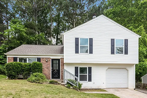 876 Highland Ter NE Photo 1