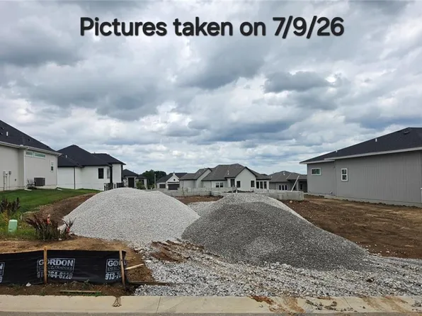 11223 S Gleason Rd, Olathe, KS 66061