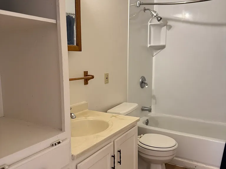 1214 Vattier St #1 — Photo 8