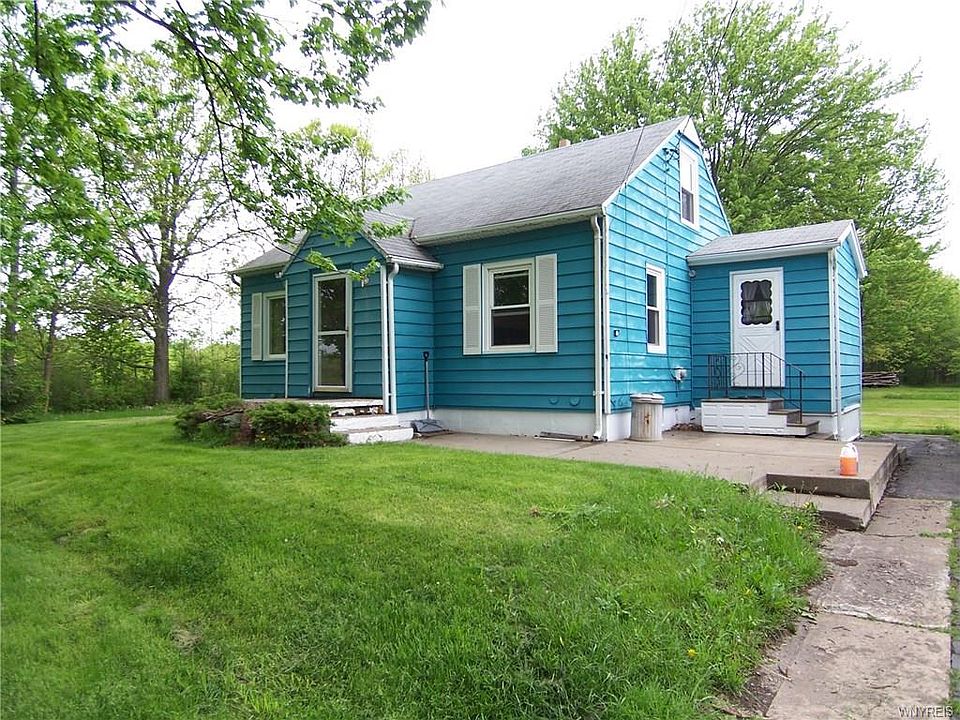 2nd image of 1071 Balmer Rd