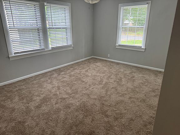 5th image of 512 W University St