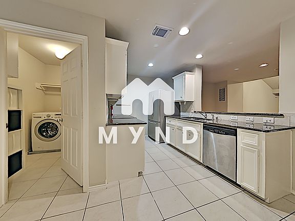 4th image of 2222 Ann St #1