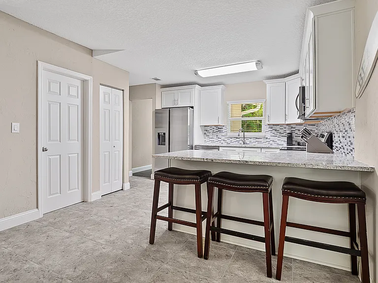 32 Pine Crest Ln — Photo 9