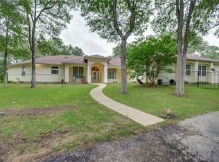 111 Brazos Dr, Cedar Creek, TX 78612