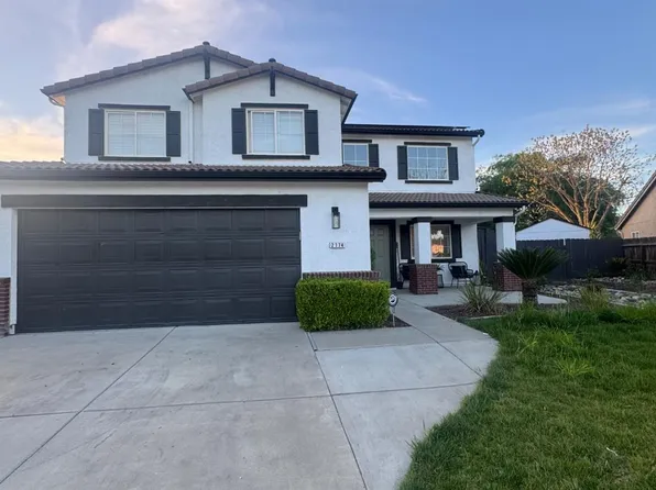 2174 W Picadilly Ln, Hanford, CA 93230