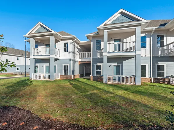 225 S 11th St #105, Mebane, NC 27302