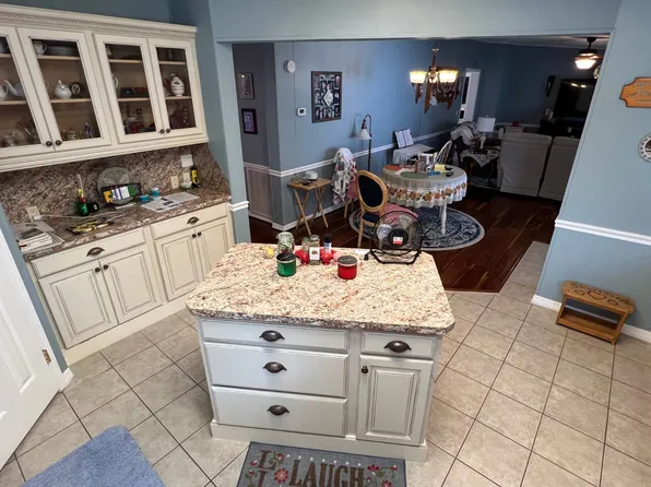 8044 Mill Springs Dr, New Port Richey, FL 34653