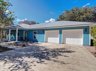 10392 N Rousseau Dr, Dunnellon, FL 34433