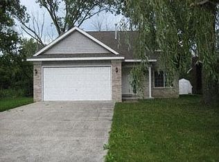 6700 Doyon Dr N, Waterford, MI 48327