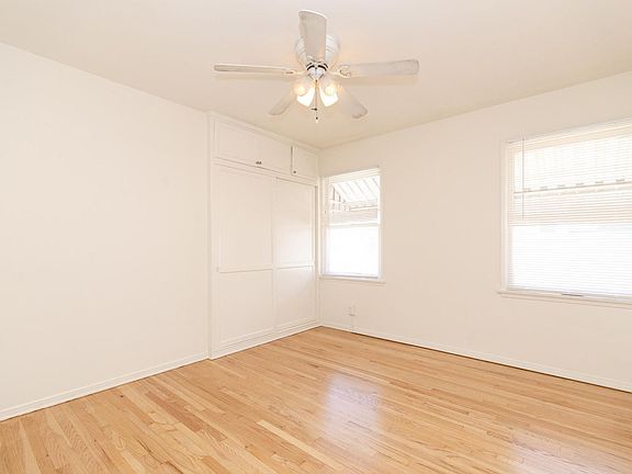 5th image of 11103 1/4 Camarillo St #4205336