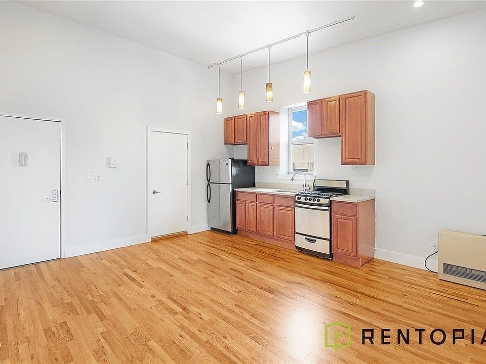 1st image of 161 Maujer St #1E