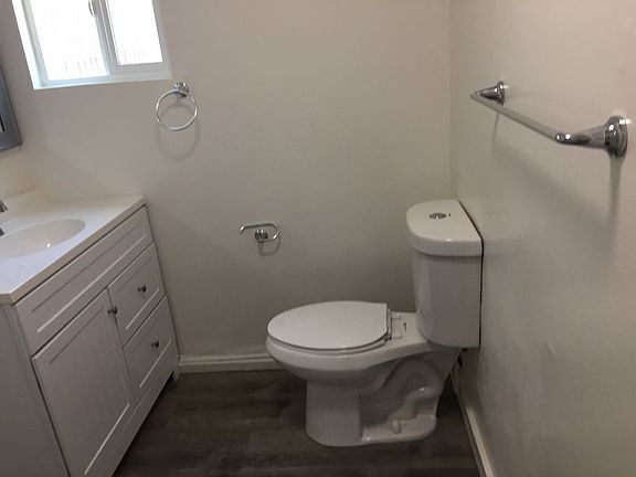 5th image of 1150 1/2 E Broadway