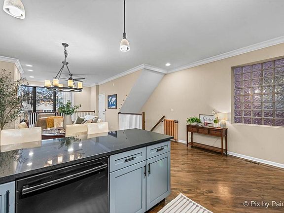 5th image of 1753 N Artesian Ave #1