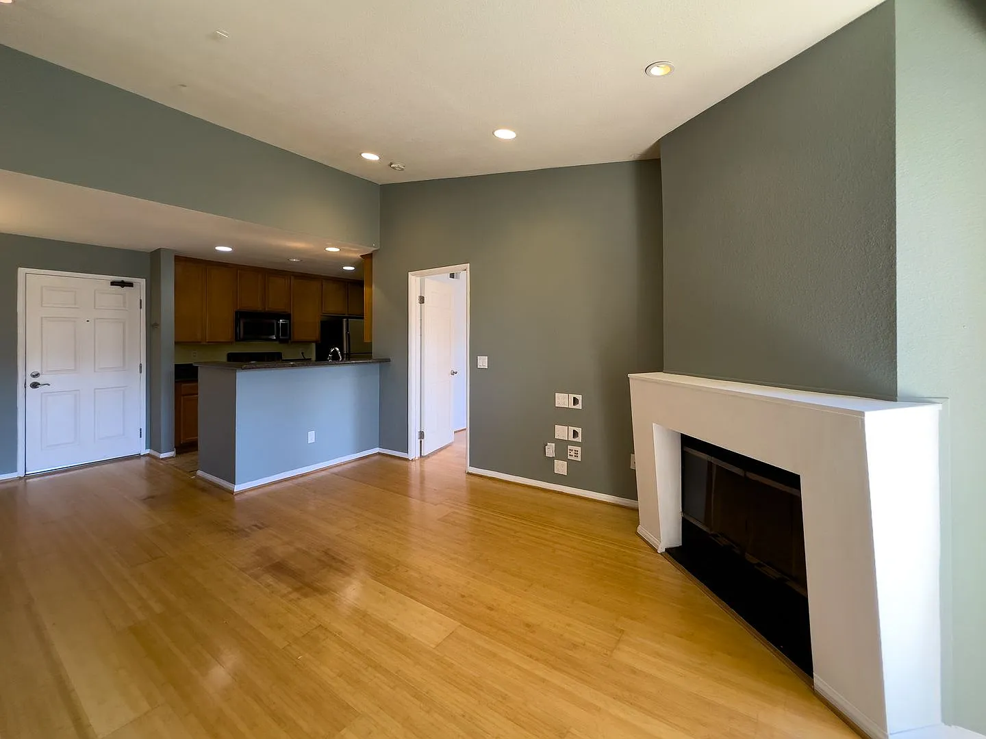 2BR 2BA Condo with Dual Primary Suites in UTC - Private Garage! — Photo 4