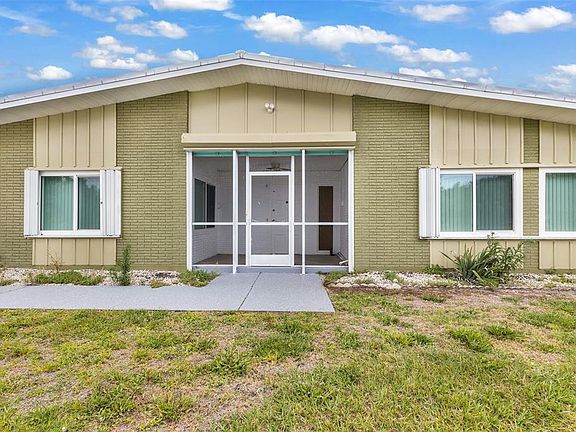 3rd image of 5527 FAIRWAY DRIVE S