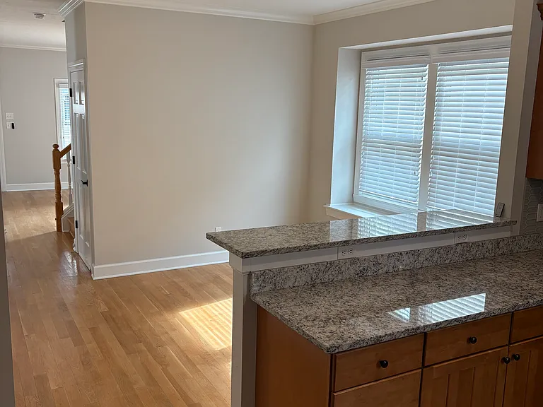 126 1st Ave NW — Photo 13