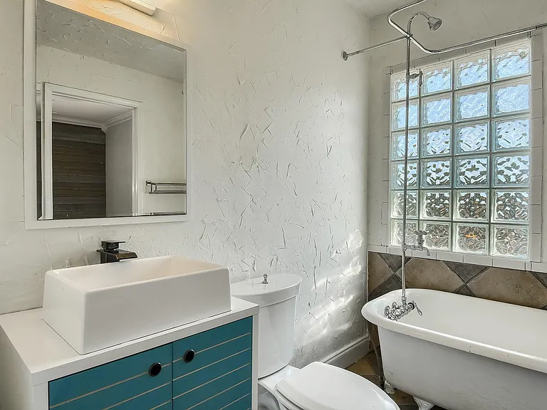 1011 Berrywood Dr — Photo 16