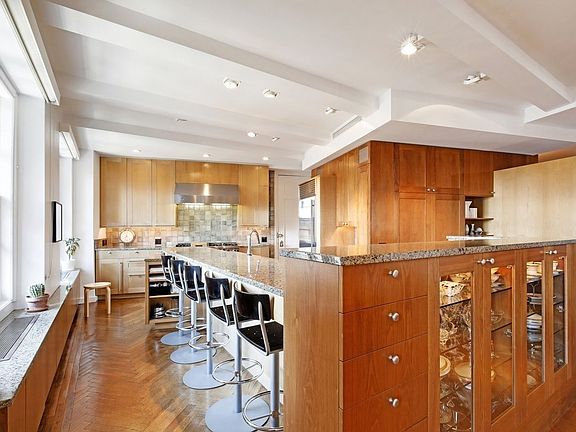 5th image of 2109 Broadway APT 12109