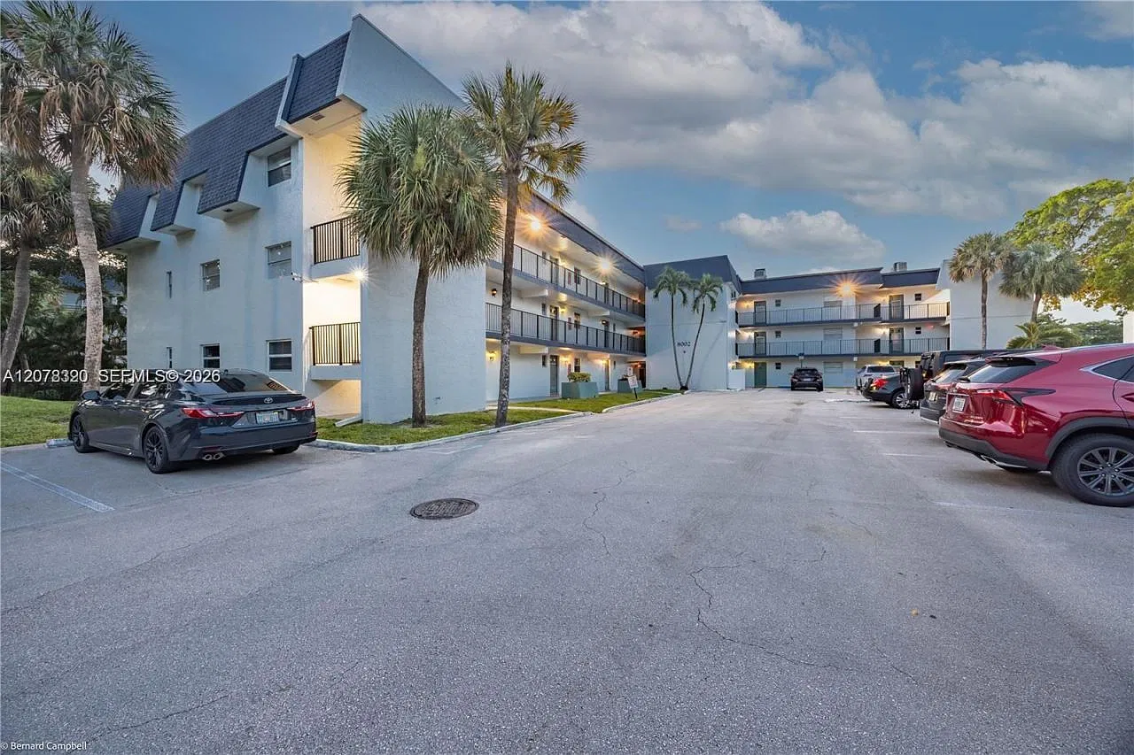 2 bed, 2.0 bath, 1078 sqft, $2,200 — Photo 1