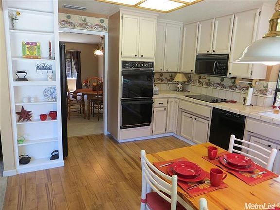 4th image of 4801 Castana Dr