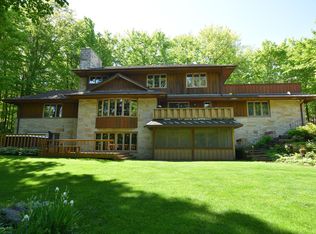 1330 Timberline Dr, West Bend, WI 53095