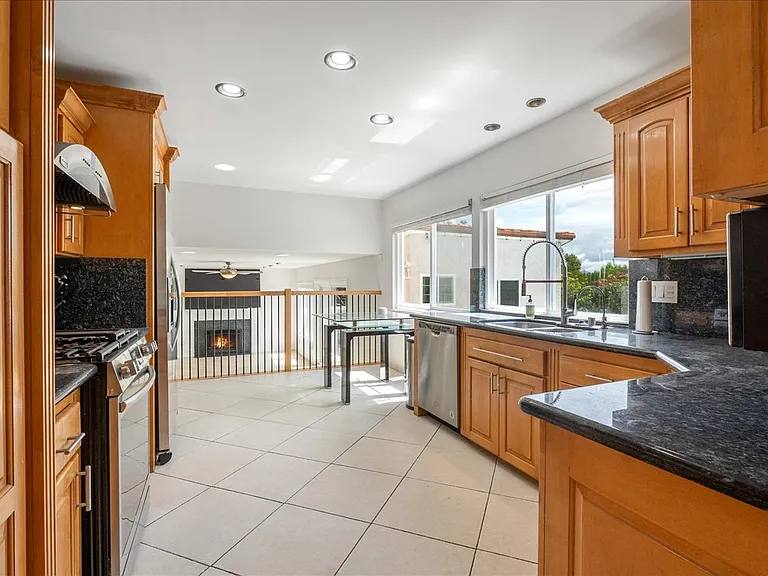 13049 Shalimar Pl — Photo 12